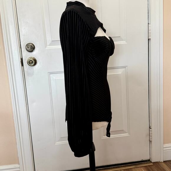 Lulus Always Alluring size Small black cutout velvet ribbed bodysuit keyhole - Picture 4 of 7